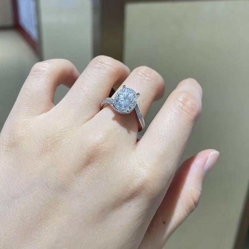 Twisted arm egg shaped women's ring S925 silver plated platinum custom selection main stone moissanite diamond 5.0ct/secondary stone high carbon diamond